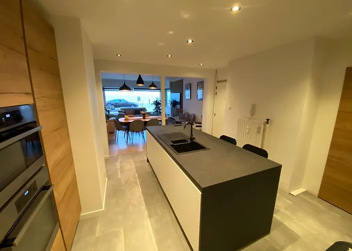 Spacious Apartment With Sea View