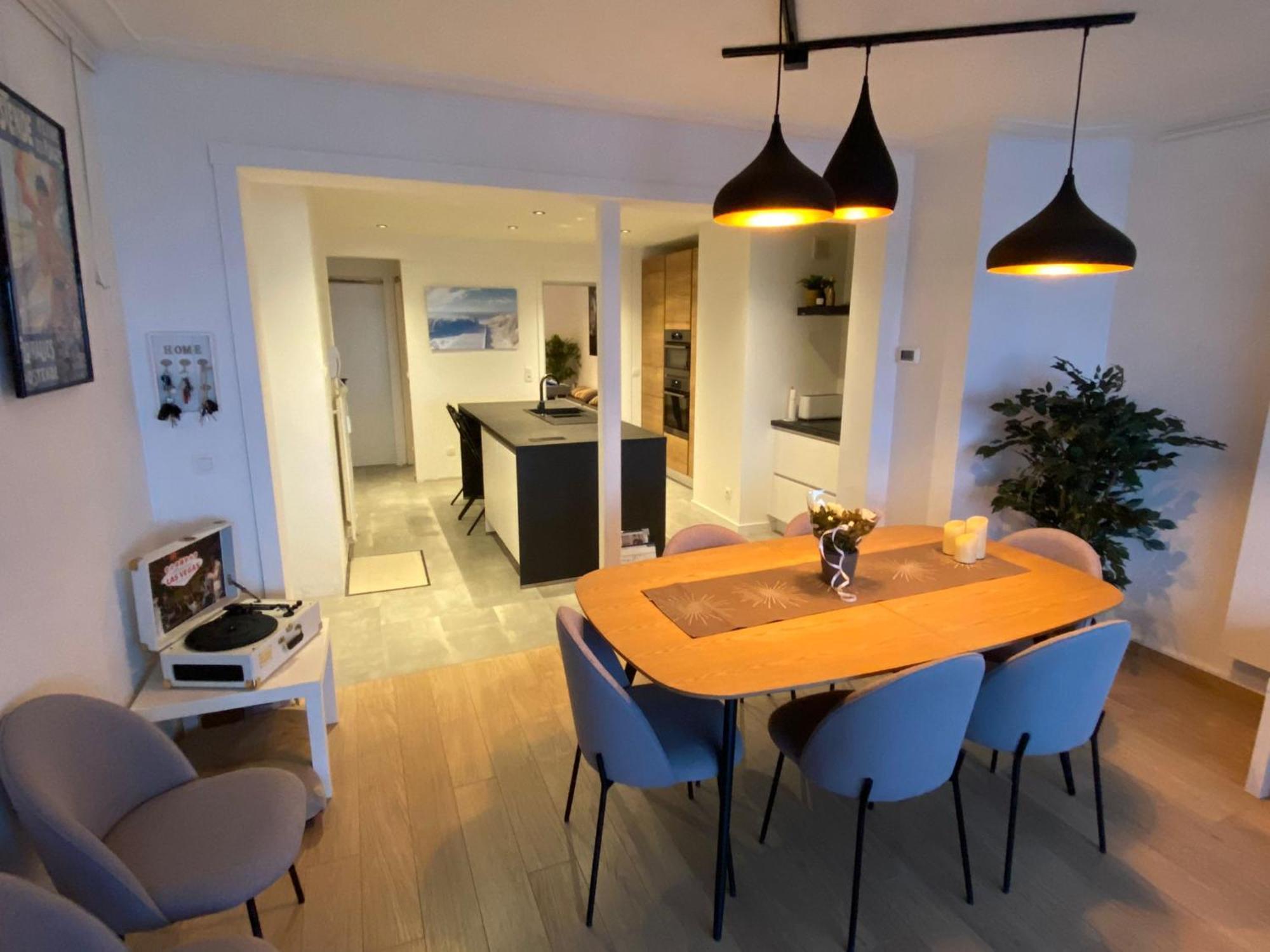 Spacious With Sea View Apartment