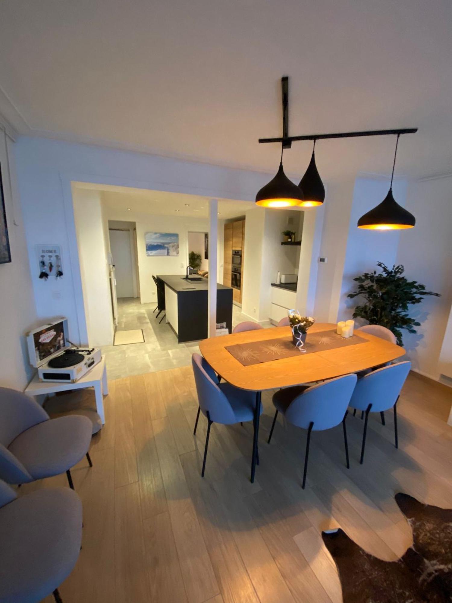 Spacious With Sea View Apartment *